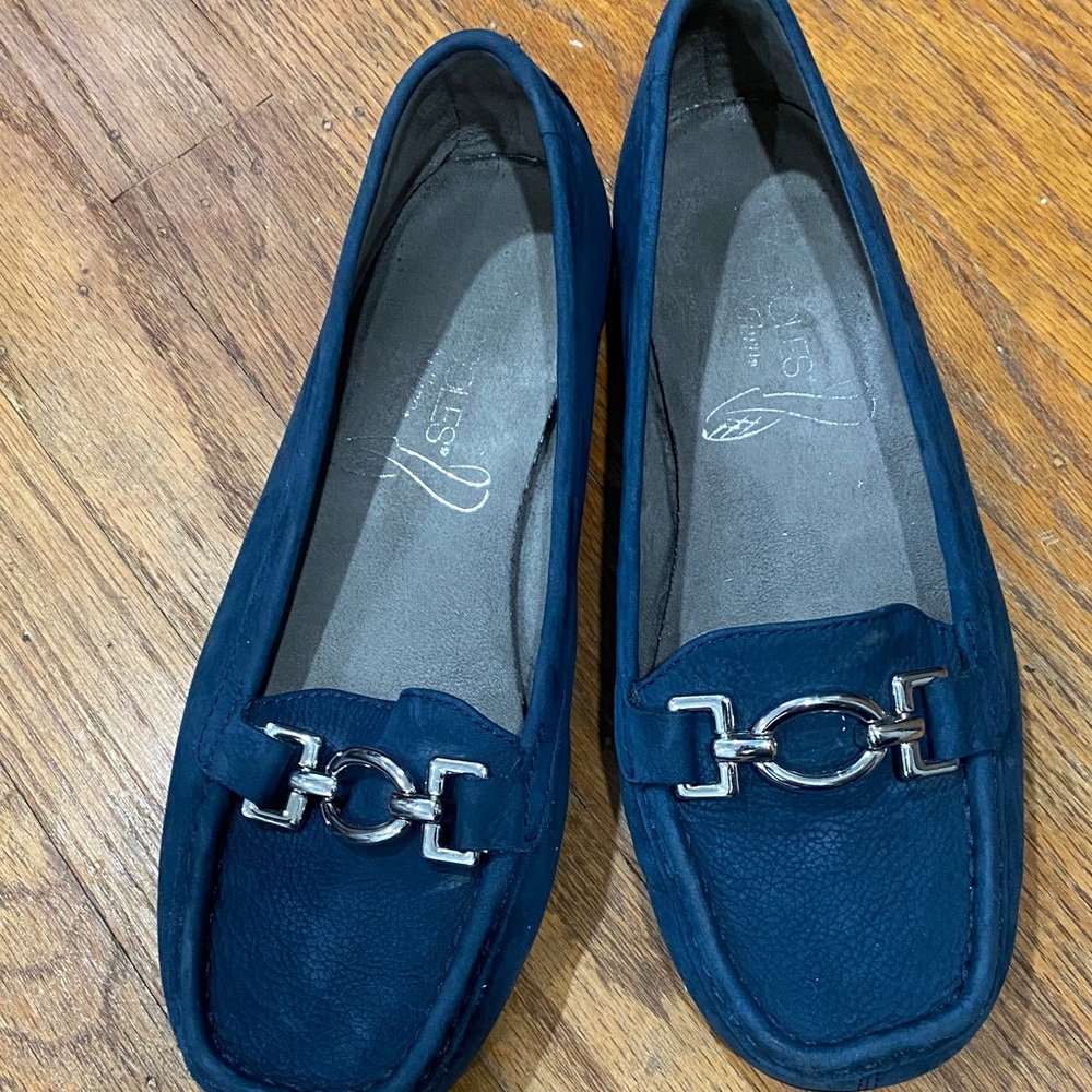 AEROSOLES Navy Loafers with Silver Detail